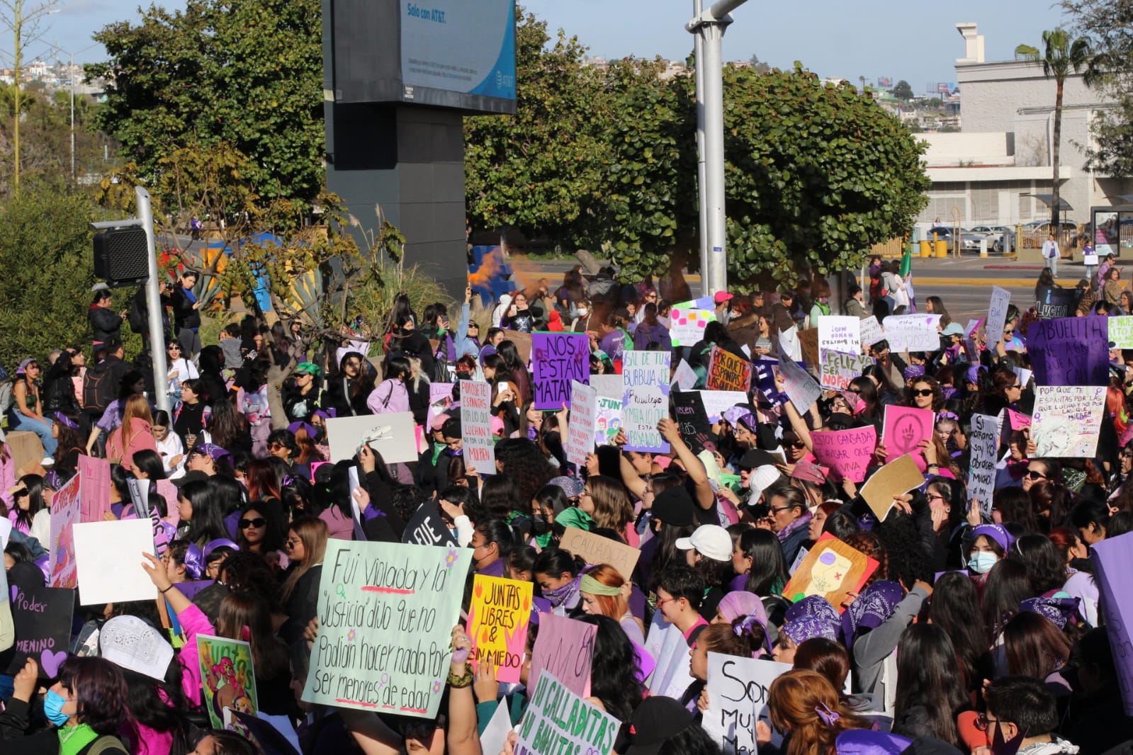 Mujeres tijuanenses se manifiestan este 8M