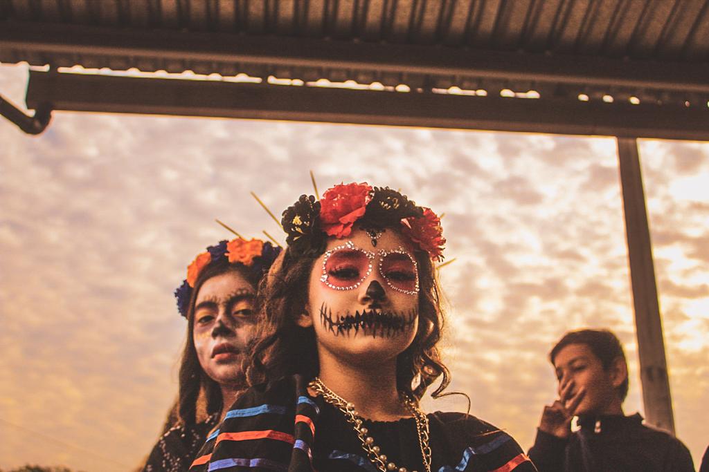 Celebran por primera vez festival de Día de muertos en primaria indígena