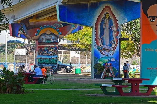 Barrio Logan, una comunidad predominantemente mexicano-estadounidense. Aquí encontrarás una variedad de murales que mantienen viva la historia cultural. En general, San Diego es el lugar para estar si está buscando un viaje agradable lleno de probar cosas nuevas y explorar diferentes culturas.