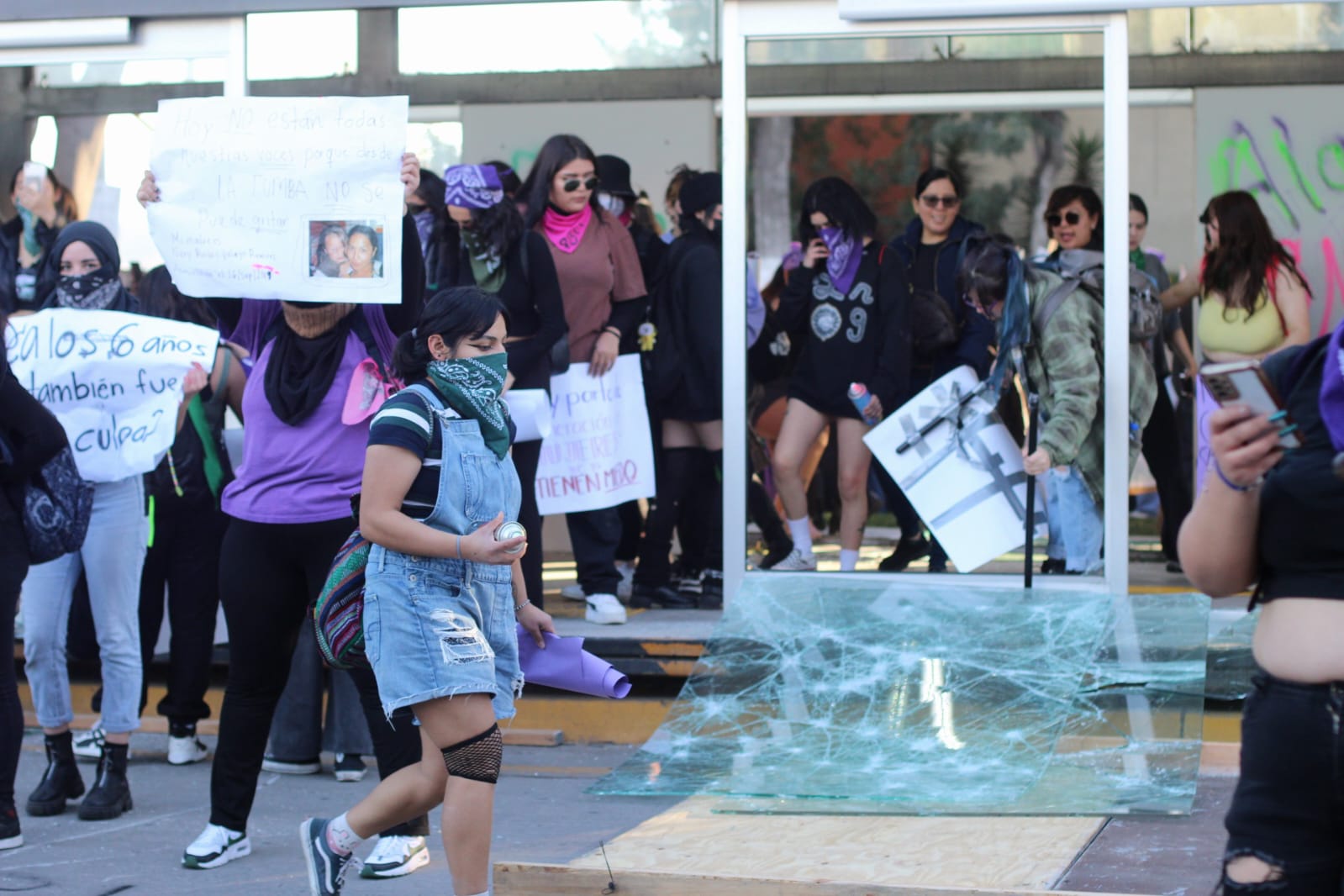 Mujeres tijuanenses se manifiestan este 8M