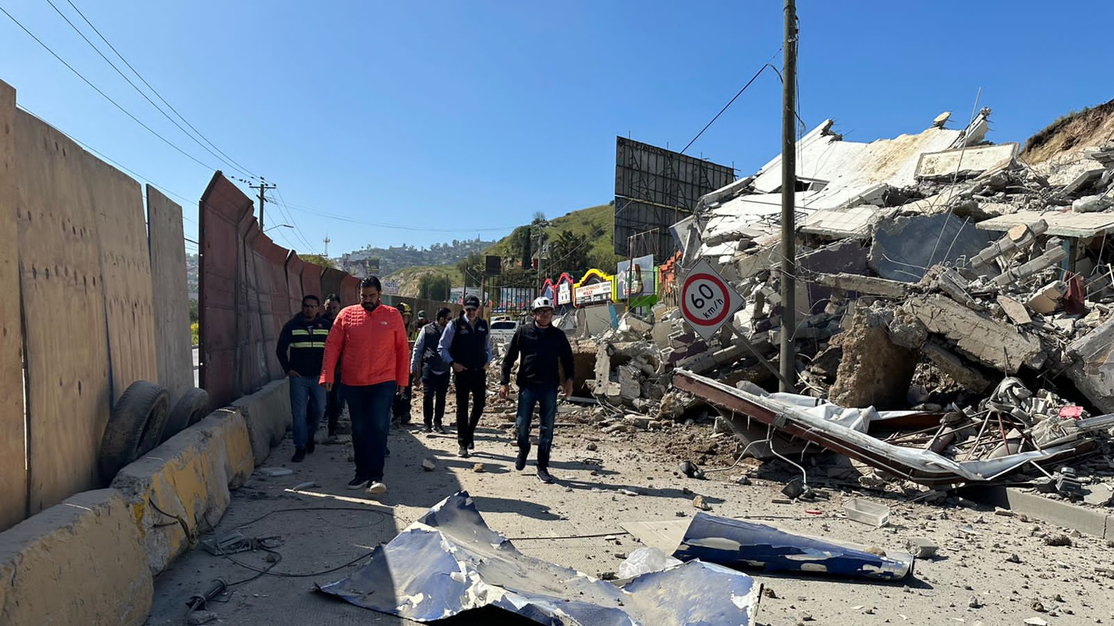 Trabaja Ayuntamiento en limpieza del colapso en La Sierra