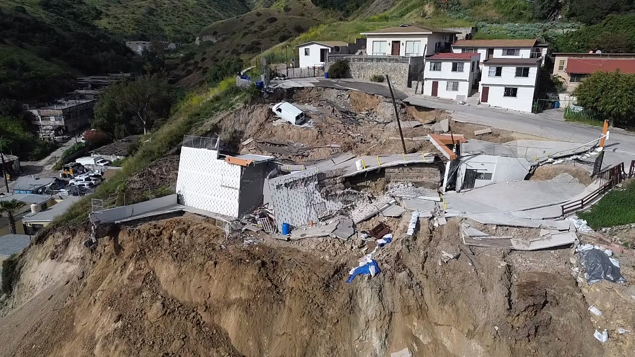 [GALERÍA] Colapsa segundo edificio en la colonia La Sierra