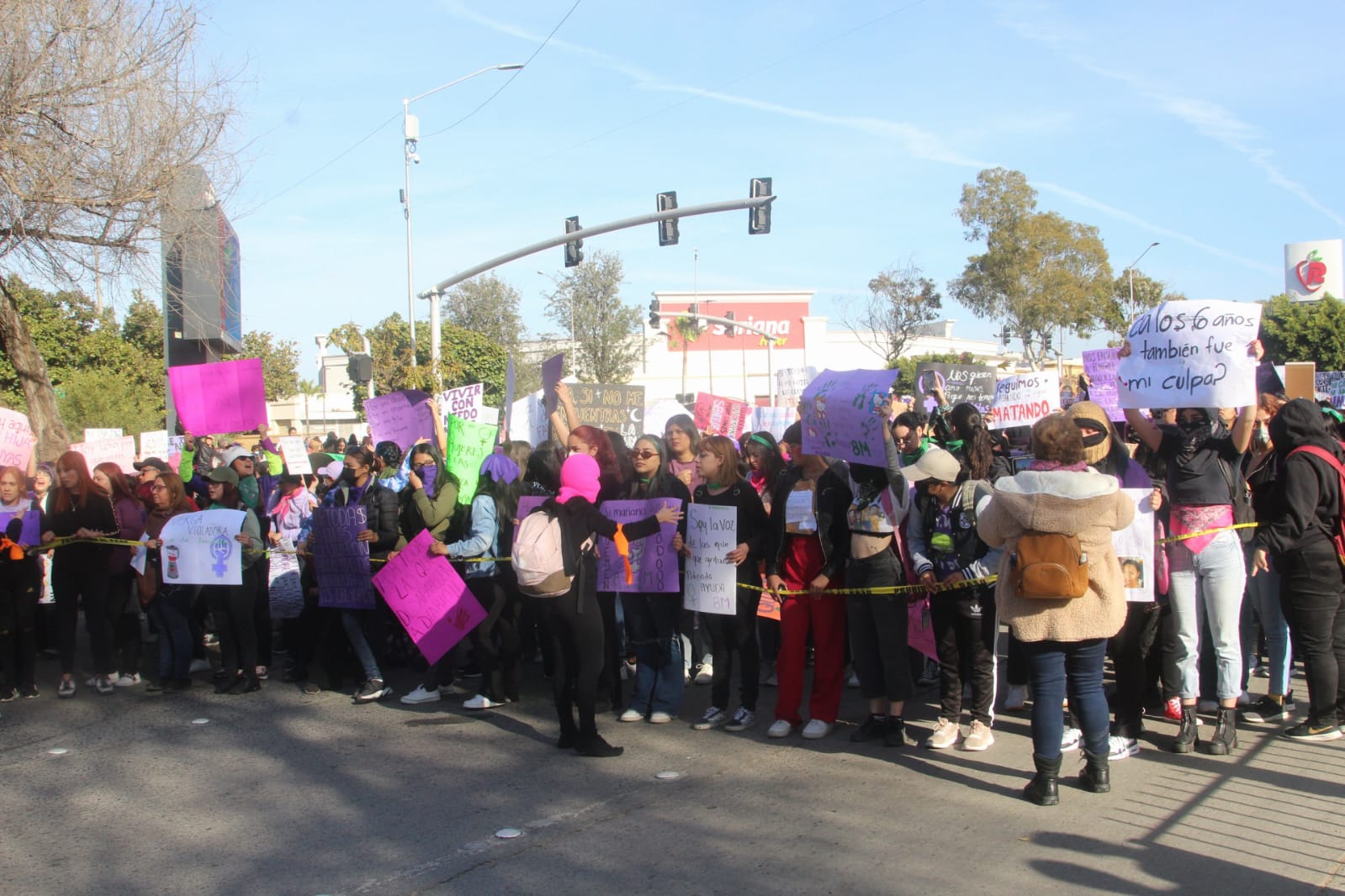 Mujeres tijuanenses se manifiestan este 8M