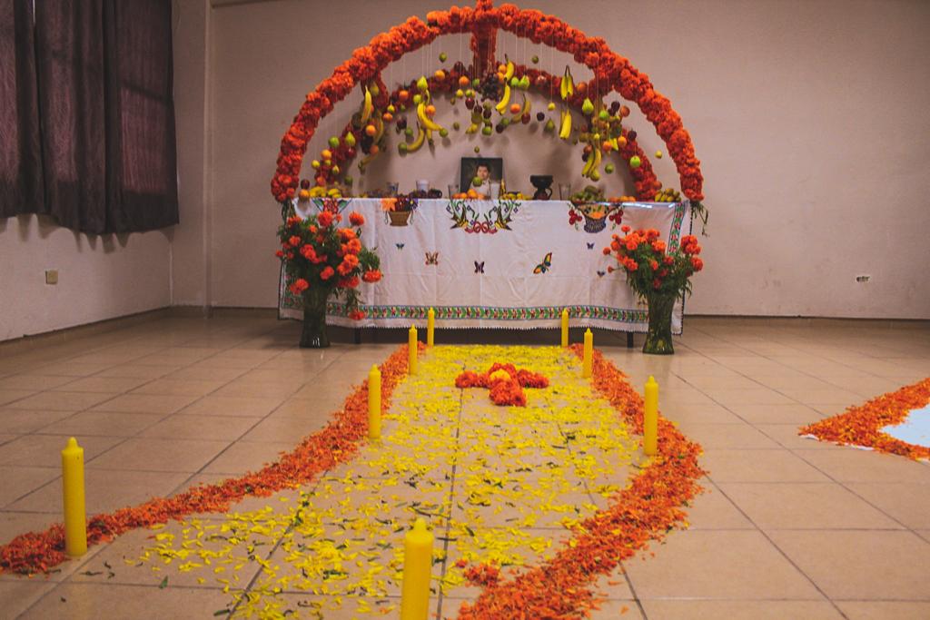 Celebran por primera vez festival de Día de muertos en primaria indígena