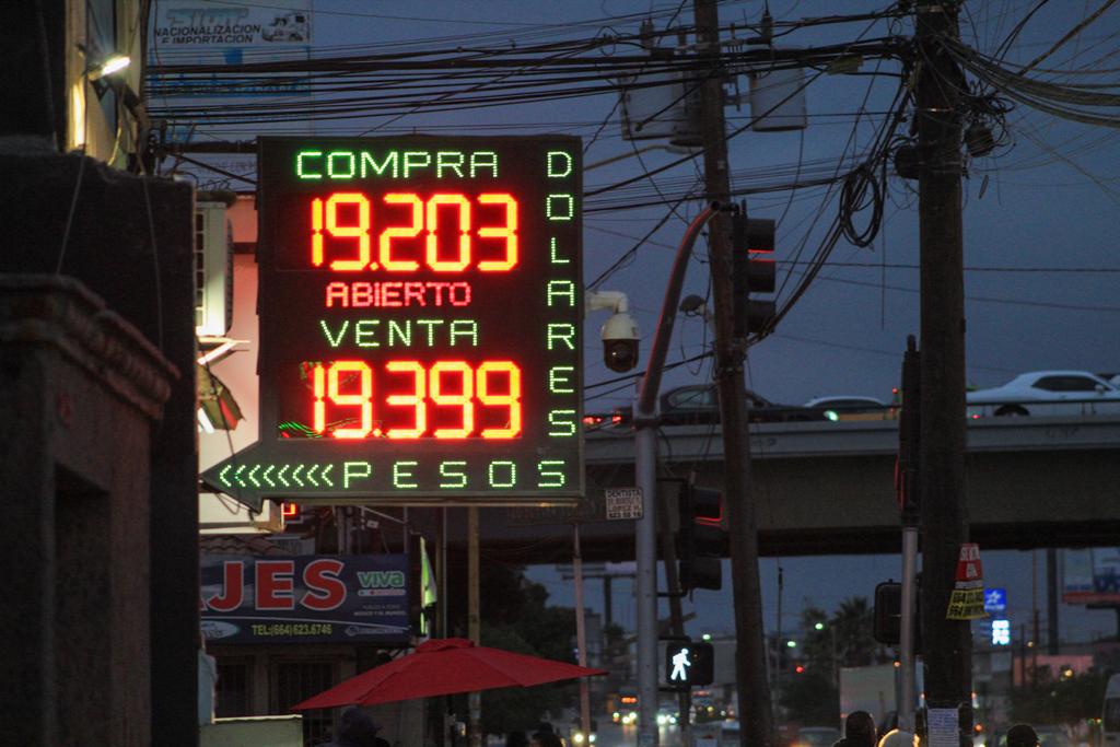 Precio del dólar hoy en Calibaja (foto: Omar Martínez)