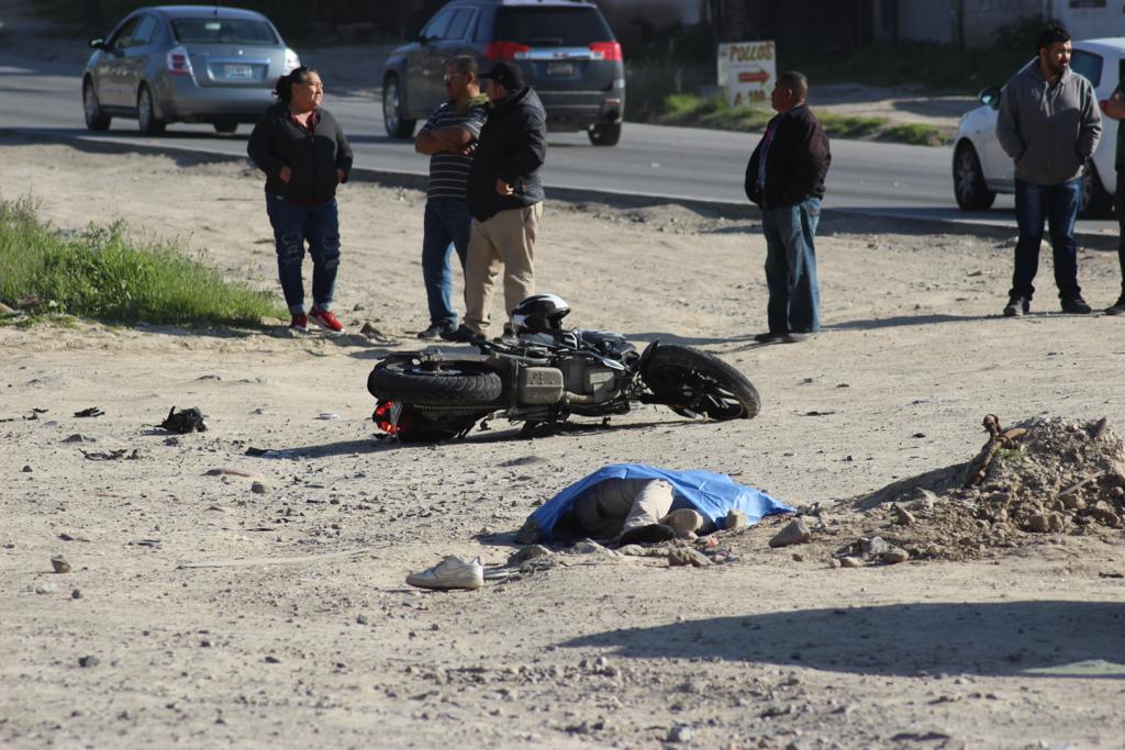 [IMÁGENES FUERTES] Motociclista pierde la vida en colonia Altiplano