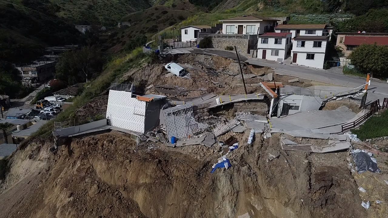 [GALERÍA] Colapsa segundo edificio en la colonia La Sierra