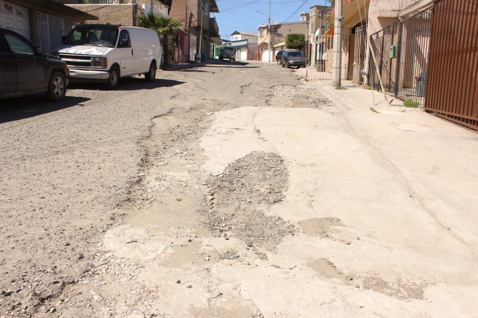 Galería de baches: los de Villa Fontana y Villa del Real